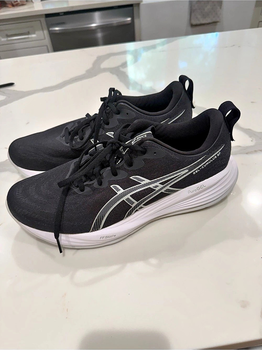 ASICS GEL-CUMULUS 27 Black & White US 12.5 Athletic Shoes